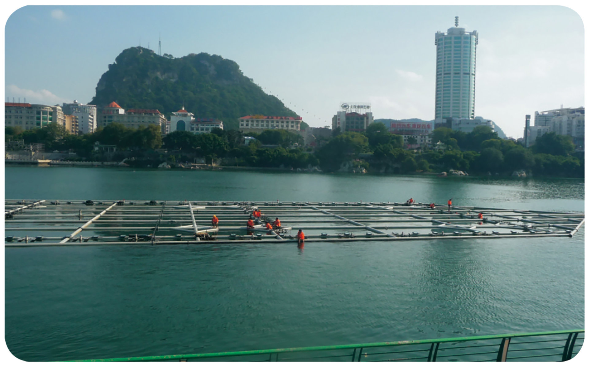 廣西(xi)柳州百裏(li)柳江噴泉(quan)