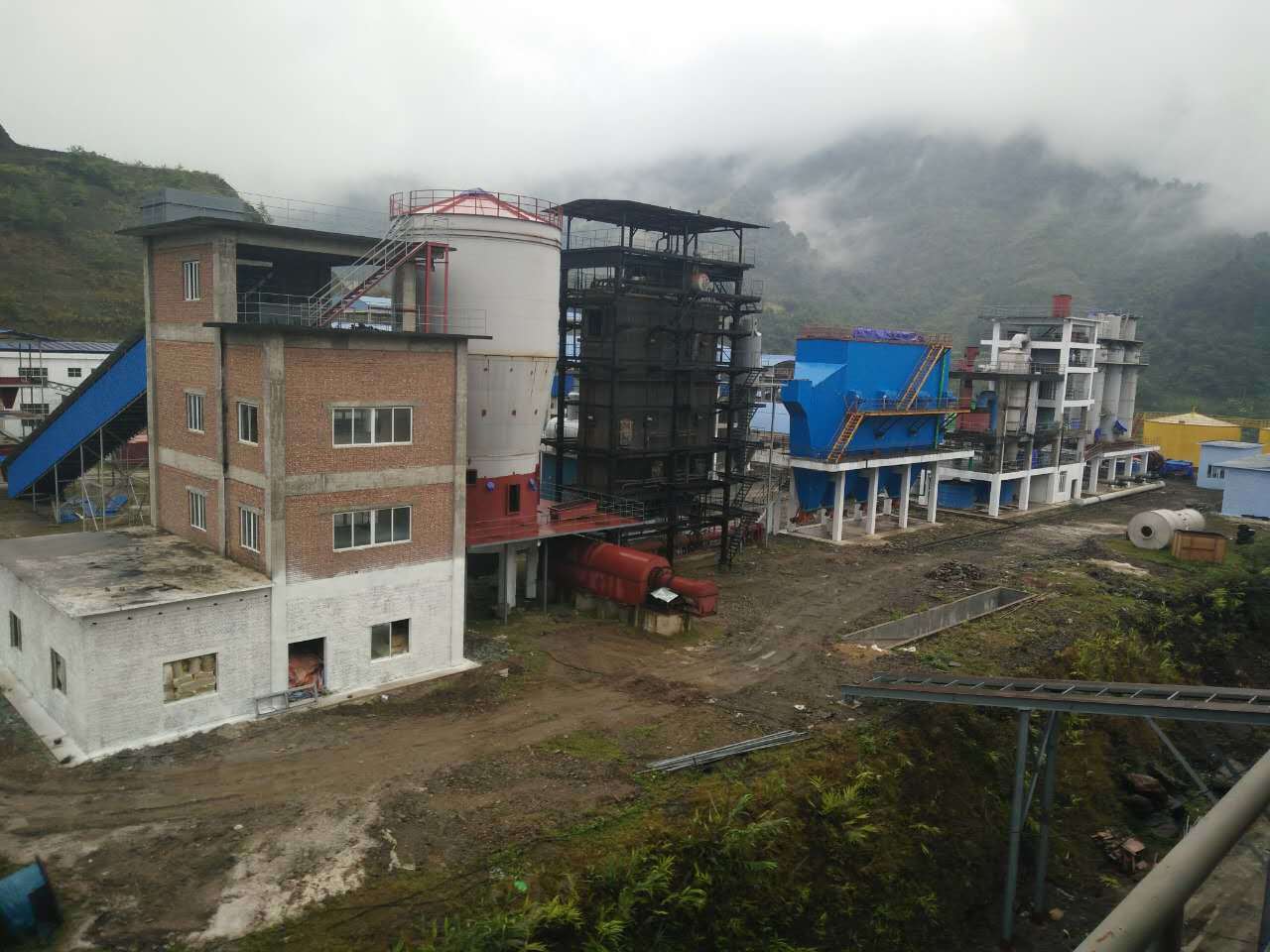 2萬噸鋅(xīn)冶煉焙燒非标設(she)備制作安裝